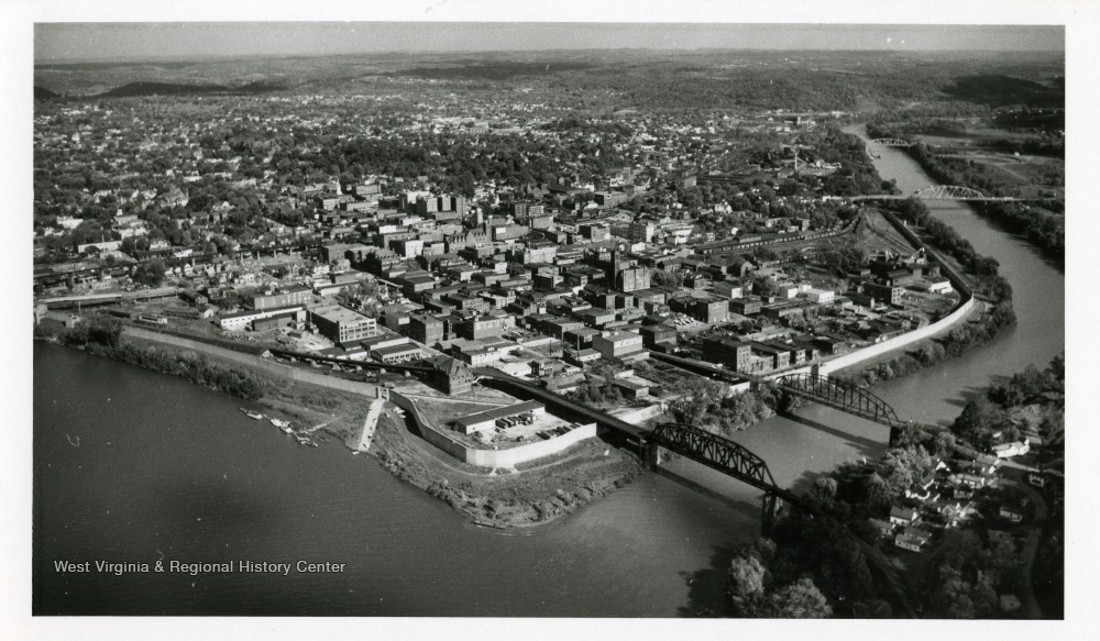 History of WCOM/WTAP/WKYG, Parkersburg, W. Va.