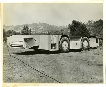 The National Mine Service Company granted an exclusive world-wide license to manufacture and sell a new type of shuttle car developed and patented by Pittsburgh Consolidation Coal Company.  The shuttle car was designed by Arthur L. Lee and his engineering staff of Pitt-Consol.