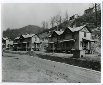 Miners houses at Crane Creek Peaut, American Coal Co., Pocahontas Field.