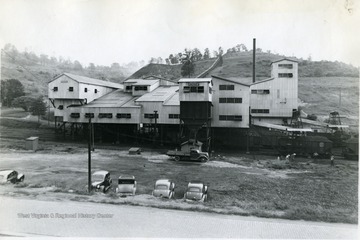 Side view of the preparation plant located on the B&amp;O RR, Owings, W. Va.