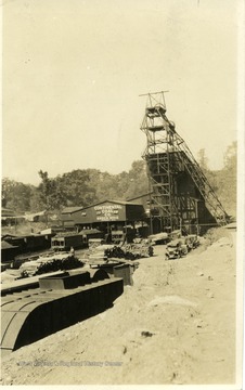'Surface plant at Brock No. 4 Mine, Continental Coal Company. 1935, Continental Coal Company; 1941, Brock Coal Company; 1943, Christopher Coal Company.'<br /><br />