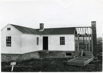 'House D-2 Showing Method of Enlarging Sections.'