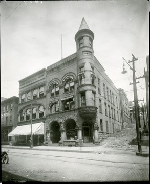 'M&amp;M Bank on Main St. and Lafayette St. corner.'
