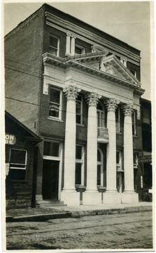 'Taylor Co. Bank Building, now the V. F. W.'