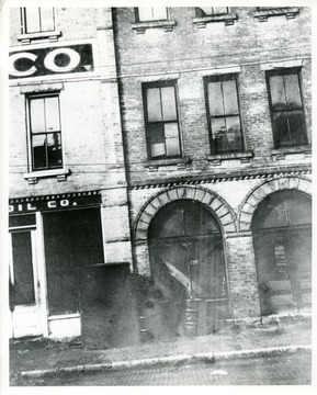 'Parkersburg Headquarters of Stiles Oil Company First Street.' 