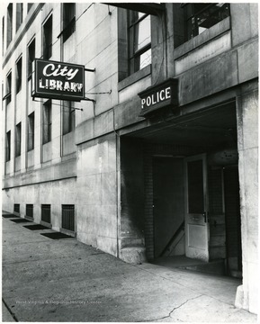 Outside view of the old City library, which was located beside the Police Station. 