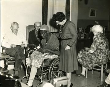 Patients sitting together in the Sundale Rest Home. 