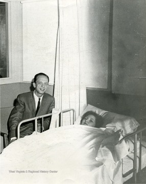 Don Knotts visiting a patient in the hospital. 