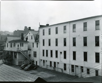 Side view of the Hotel Franklin looking toward Walnut Street.