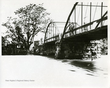 View of the old bridge built in 1867 and replaced by new bridge in 1925.