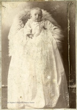 Child pictured is Leota Gretia Dumire, born 1879.