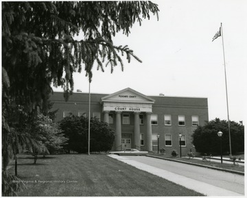 Pleasants County Courthouse at Saint Mary's, first settled in 1790.