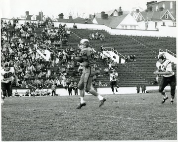 Bob Danlevy was an end on the football squad.