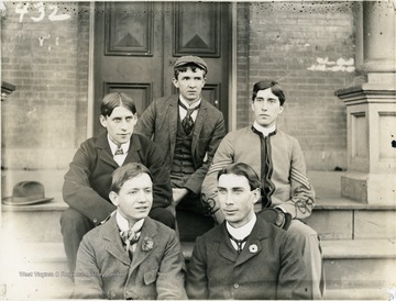 Fred Davis (back row, center), Harry Cole (first row, right), and three unidentified students.