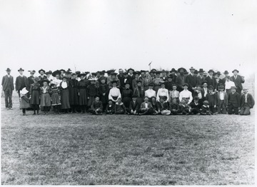 Group portrait at Sinks Grove school house in Monroe County.