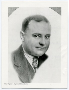 Husband of Juliette Ruth Tigner, 1891-1959. Father of Susan Adelaide Hays Ashbrook, 1917-.