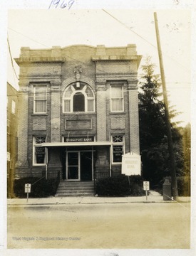 A front view of Bridgeport Bank in 1969.