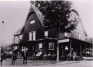 The hotel burned in 1905.
