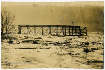 Photo of bridge on Monongahela River during an ice jam.