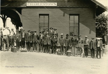 Probably recruits leaving for camp during the Spanish - American War.
