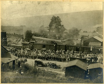 Between Clarksburg and Enterprise, W. Va. Farm in background was Gore's. Now owned by E. Moore Reynolds
