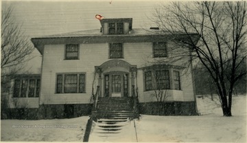 Home of Gene and Ada Haldeman Ford near Grafton.