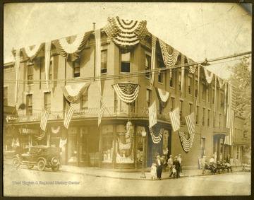 Located at the corner of Temple Street and Third Ave., the store was owned by Shan Rose.