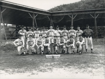 First row, L to R: Richmond, Wiseman, Stewart, Keaton, Hess, Carden, Kerr, Harvey.  Second row, L to R: Shirey, Scott, Ratliff, Webb, Phipps, McCormic, Humphries, Brown, Willey, and Porterfield.