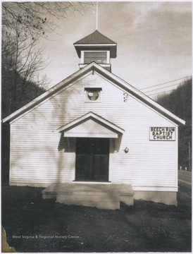 Photo of the church's exterior and entrance. 