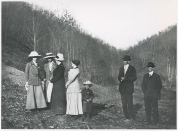 A group is pictured in the valley. Subjects unidentified. 