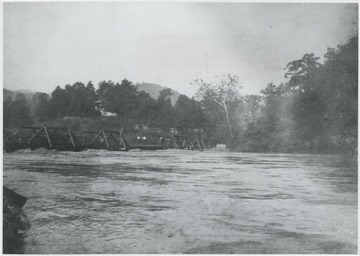 Glen Ray Lumber Co.'s construction site for the bridge on Greenbrier River. 