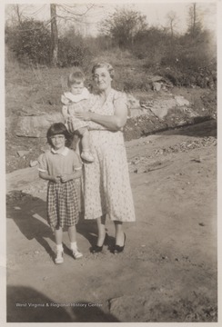 Margarette Cynthia Smith with granddaughters Pat Smith and Kay Trail.