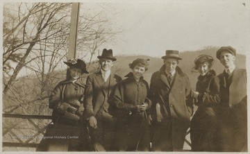 Young Blackwelder, Lue Early, Basil Bragg, Maggie Freddeking, and Mr. Carrie Graham are pictured.