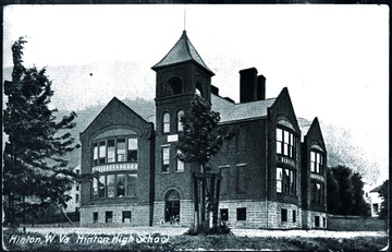 A rare illustration of the old high school building built before 1900. A few years later, the windows in the front, right side were bricked over. 
