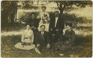 Members of the Crookshink family pose for a group photo. 