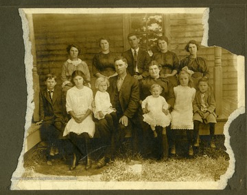 Family of Jason and Elmira (Harper) Harman, likely from Pendleton County.  Jason and Elmira married in 1894.