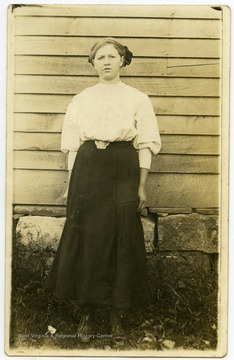 Texie Harper, daughter of Isom.  Texie later had a daughter named Vallie Harper.