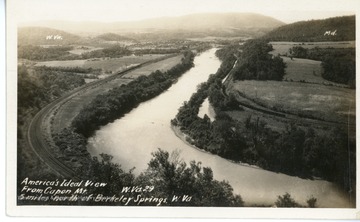 A view of the Potomac River from Capon Mountain, 5 miles north of Berkeley Springs, W. Va. On the left of the river is West Virginia, and on the right is Maryland. 