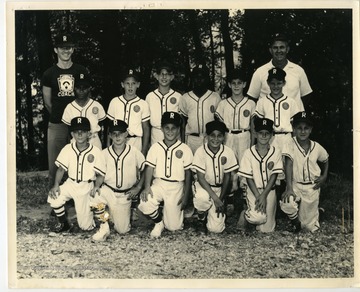 A photo of the "R" Little League baseball team.