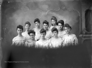 A WVU women's group portrait.
